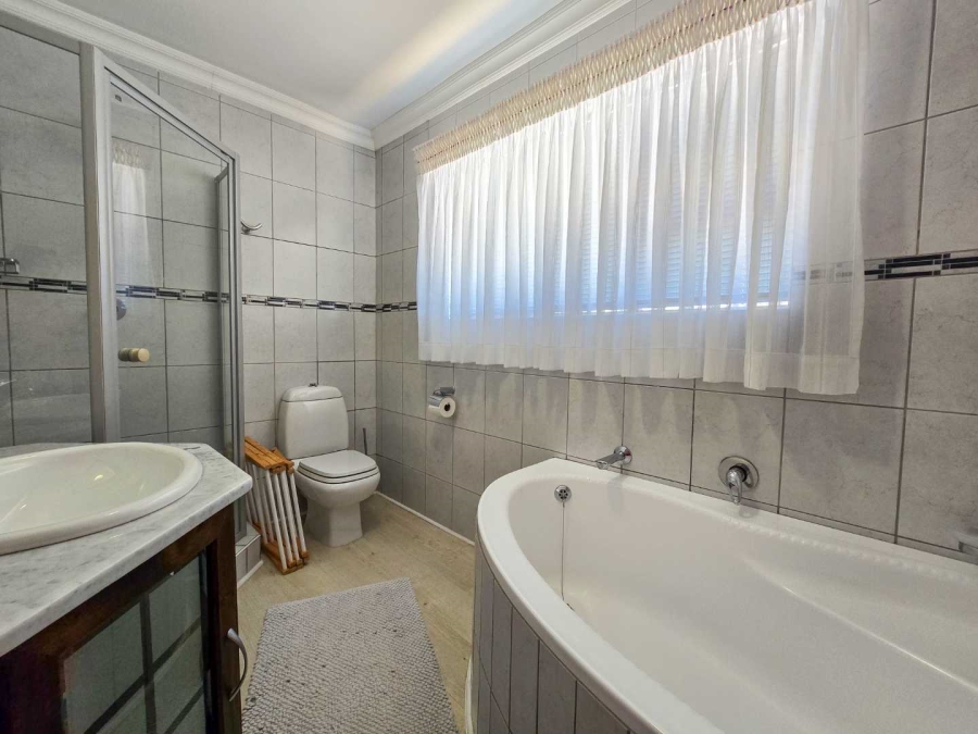 4 Bedroom Property for Sale in Stilbaai Wes Western Cape